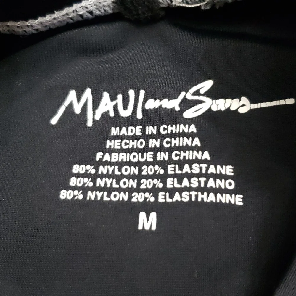 Maui and Son's Rashguard - Picture 3 of 9